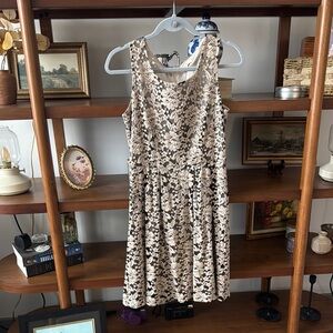 Black and White Sleeveless Scoop Neck Midi Sundress